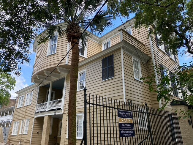 Foto del edificio - 1 Bedroom 1 Bath Furnished Condo in Harles...