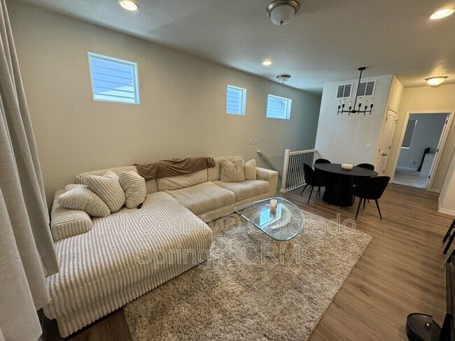Building Photo - 7421 Marbled Wood Pt