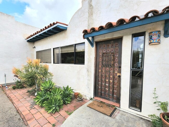 Building Photo - 9220 Tropico Dr