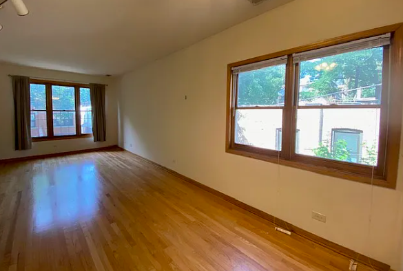 Foto del edificio - 1351 N Wolcott Ave