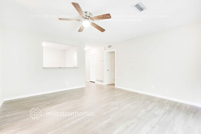 Building Photo - 2203 Burpee Dr