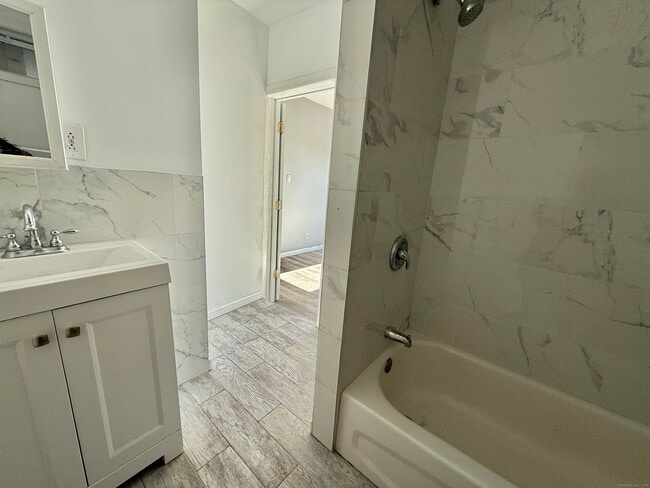 Foto del edificio - 1220 Pembroke St