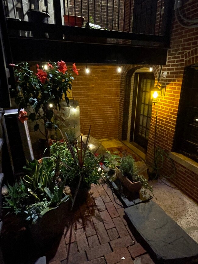 Foto del edificio - 1010 N Calvert St