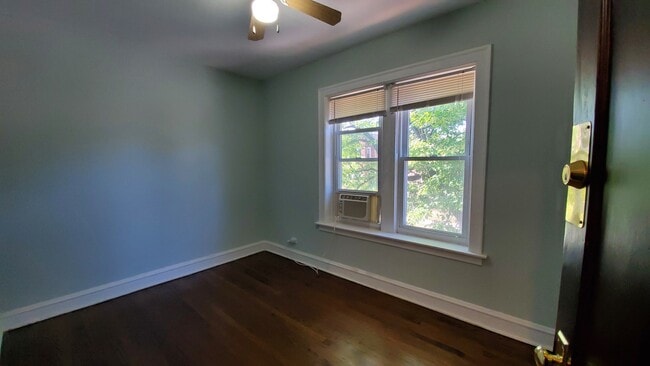 Foto del edificio - 3756 N Kilpatrick Ave