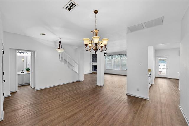 Foto del edificio - 415 Hidden Ridge Dr