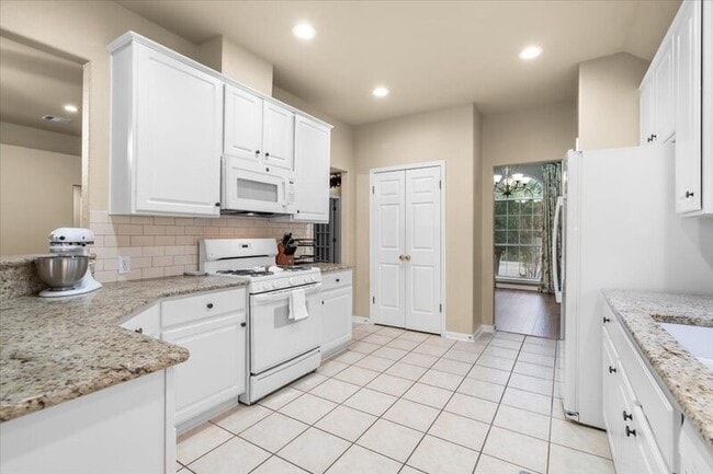 Foto del edificio - 920 Savanna Ln