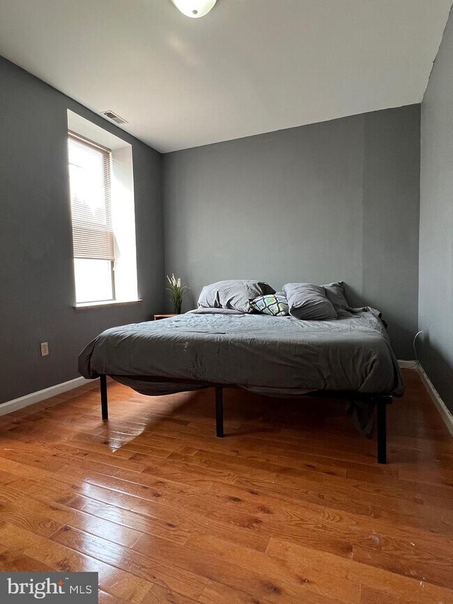 Foto del edificio - 1811 Fairmount Ave