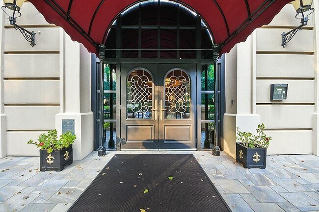 Foto del edificio - 2865 Lenox Rd NE