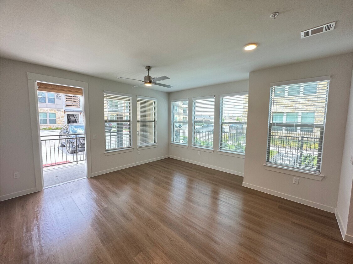 Foto del edificio - 9302 Fry Rd