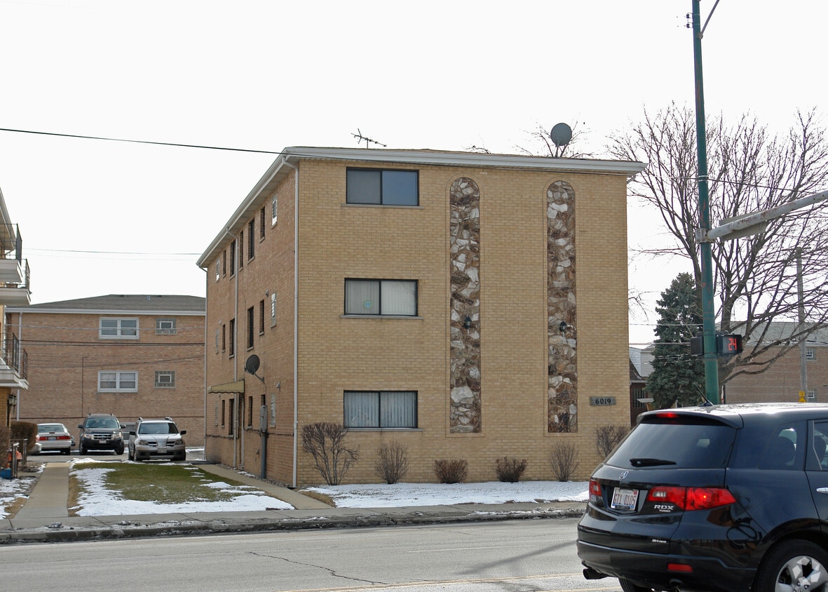 Building Photo - 6015-6019 S Archer Ave