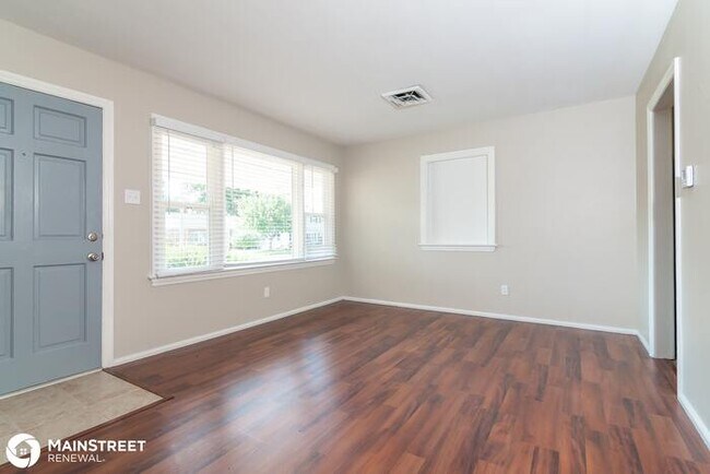 Foto del edificio - 3111 Saint Nathan Ln, St Ann, MO 63074