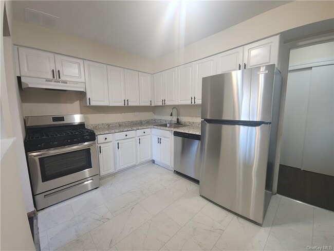 Building Photo - 9 Brevoort Dr