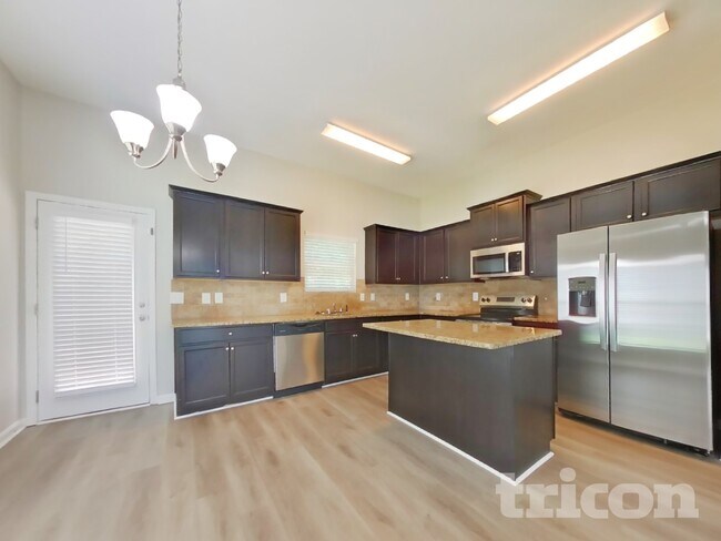 Foto del edificio - 347 Hawthorn Dr