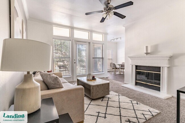 Building Photo - 1000 Henderson St