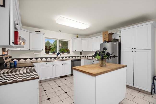 Building Photo - 1301-1305 Mitchell Ave