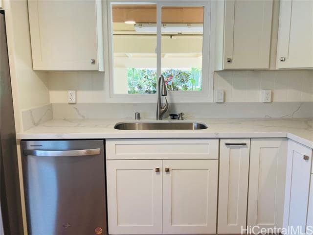 Building Photo - 1381 Ala Aolani St