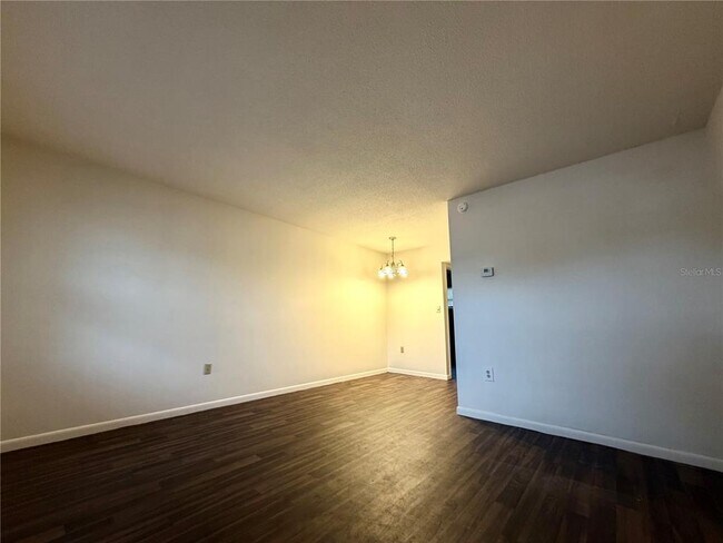 Building Photo - 710 Ave C SW