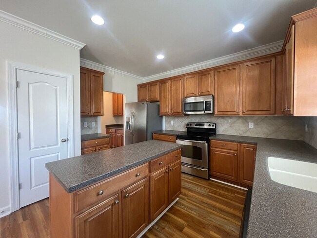 Building Photo - Myrtle Beach - 4 Bedroom, 2.5 Bath House-A...