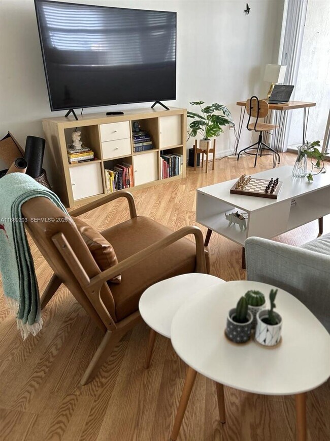 Building Photo - 5880 Collins Ave