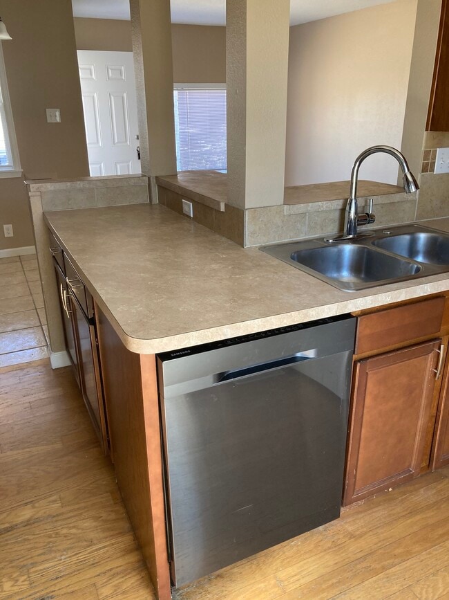 Building Photo - 1083 Hooker St