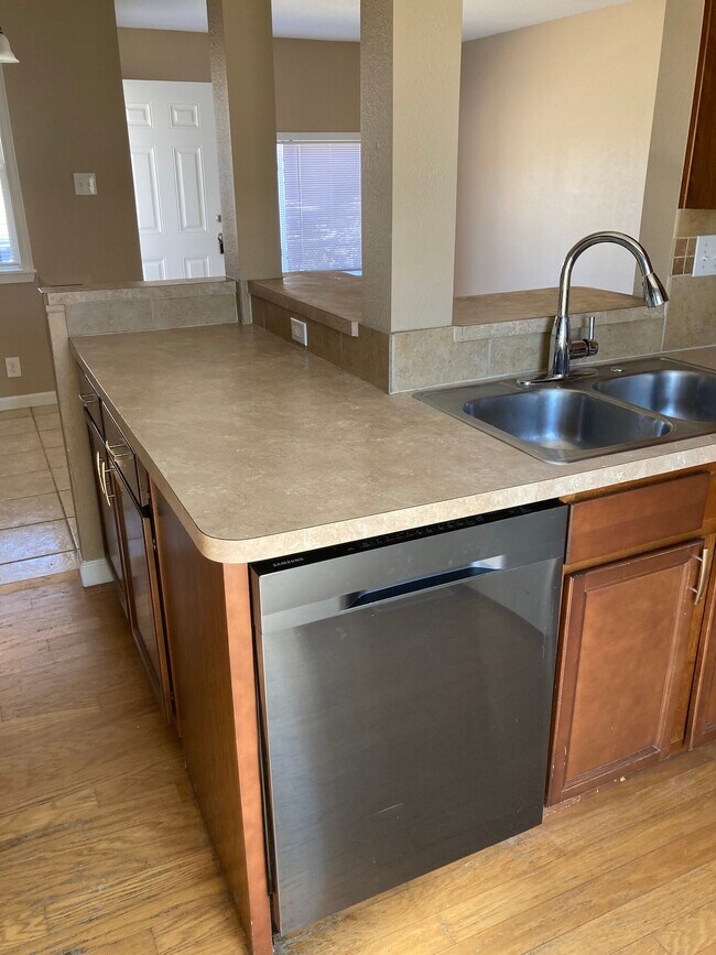 Foto del edificio - 1083 Hooker St