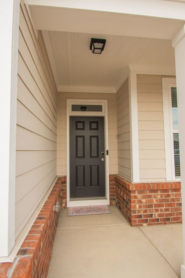 Building Photo - Coming Soon! 4 Bedroom 3 Bathroom- No Pets