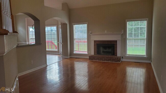 Building Photo - 533 Edgefield Way