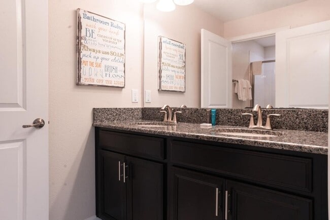 Building Photo - 3089 Pequod Pl