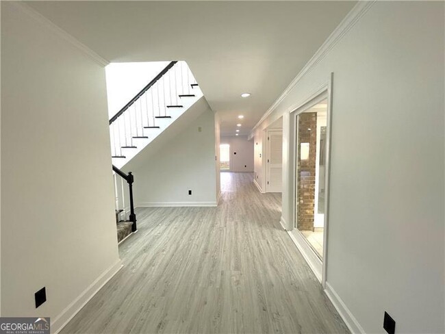Building Photo - 4330 Village Oaks Ln
