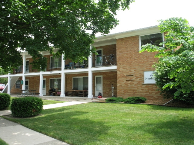 Primary Photo - 985 Northwood St