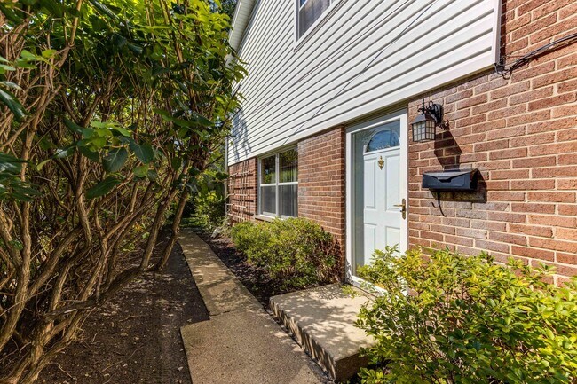 Foto del edificio - 317 E Valley Ln