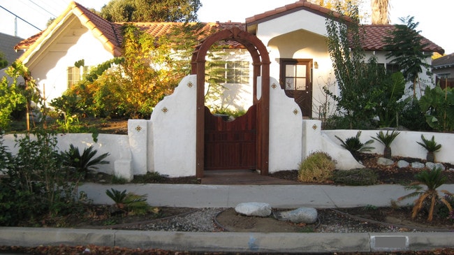 Foto del edificio - 6815 Platt Ave