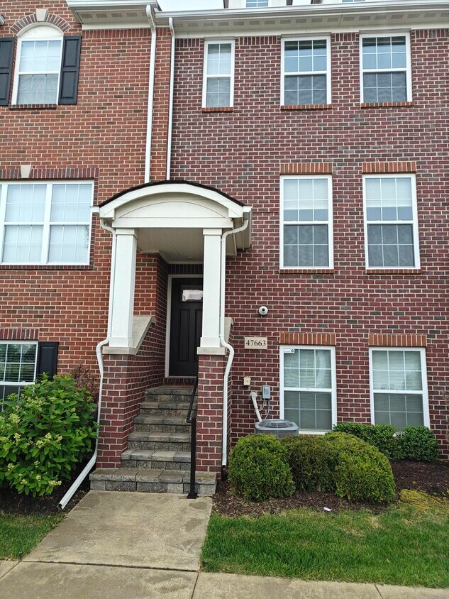Foto principal - 47663 Alden Terrace N