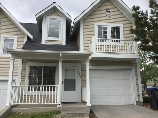 Foto del edificio - 3 BEDROOM, 2 BATHROOM, VILLAGE CREEK TOWNH...