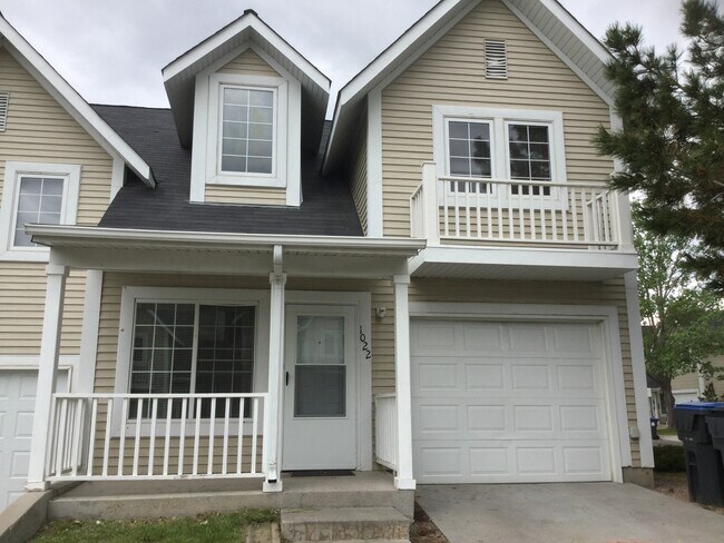 Foto del edificio - 3 BEDROOM, 2 BATHROOM, VILLAGE CREEK TOWNHOME WITH 1 CAR ATTACHED GARAGE