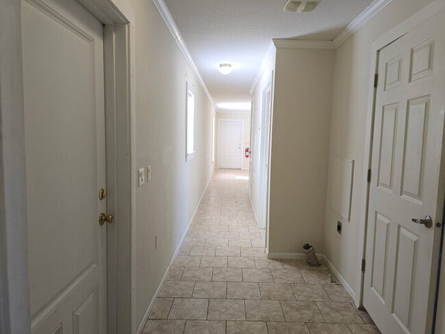 Foto del edificio - 2079 Pine Hill Rd