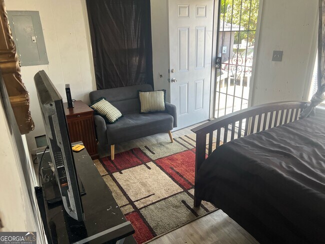 Foto del edificio - 3718 Johnson Ave W