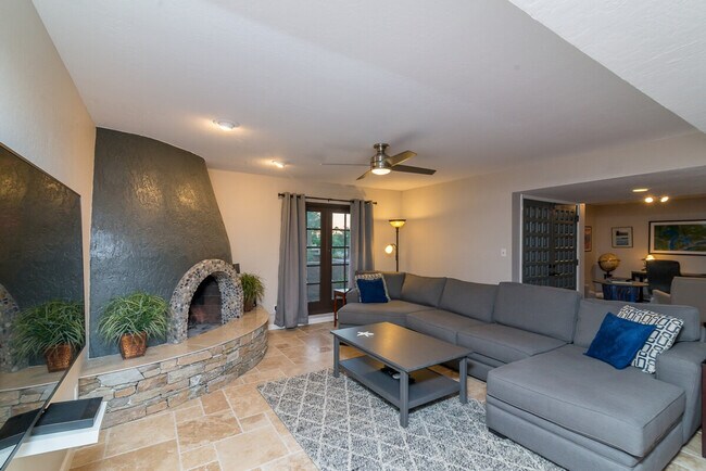 Foto del edificio - 6802 E Ludlow Dr