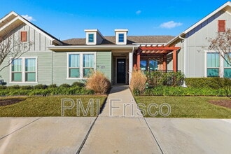 Building Photo - 1044 3rd St