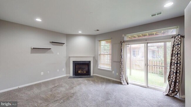 Building Photo - 502 Legrace Terrace NE