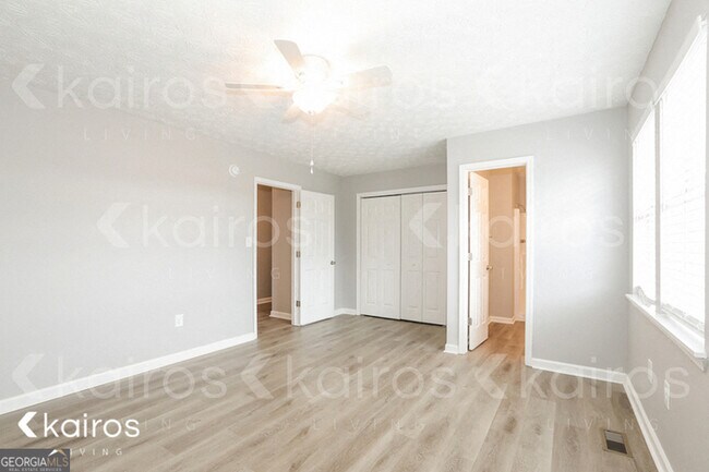 Foto del edificio - 135 Fawn Dr
