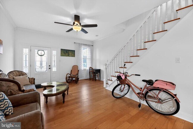 Building Photo - 810 Central Ave