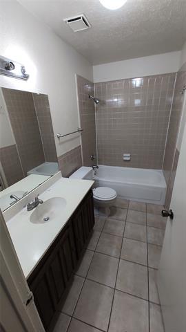 Building Photo - 1109 Greenbriar Ln