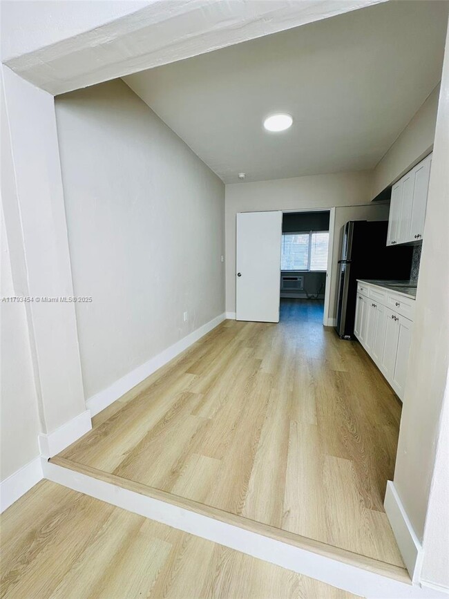 Building Photo - 2960 W Flagler St