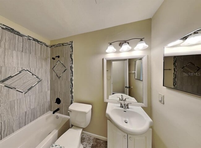 Foto del edificio - 3702 Pickwick Dr