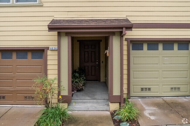 Entrance - 6014 Old Quarry Loop