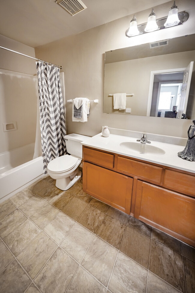 Building Photo - MAIN STREET