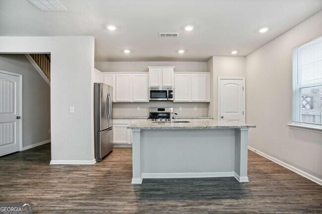 Building Photo - 212 Ridge Valley Dr