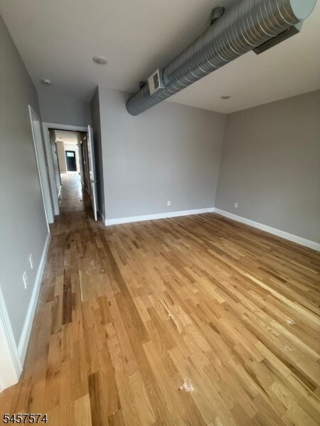 Building Photo - 372 E 27th St