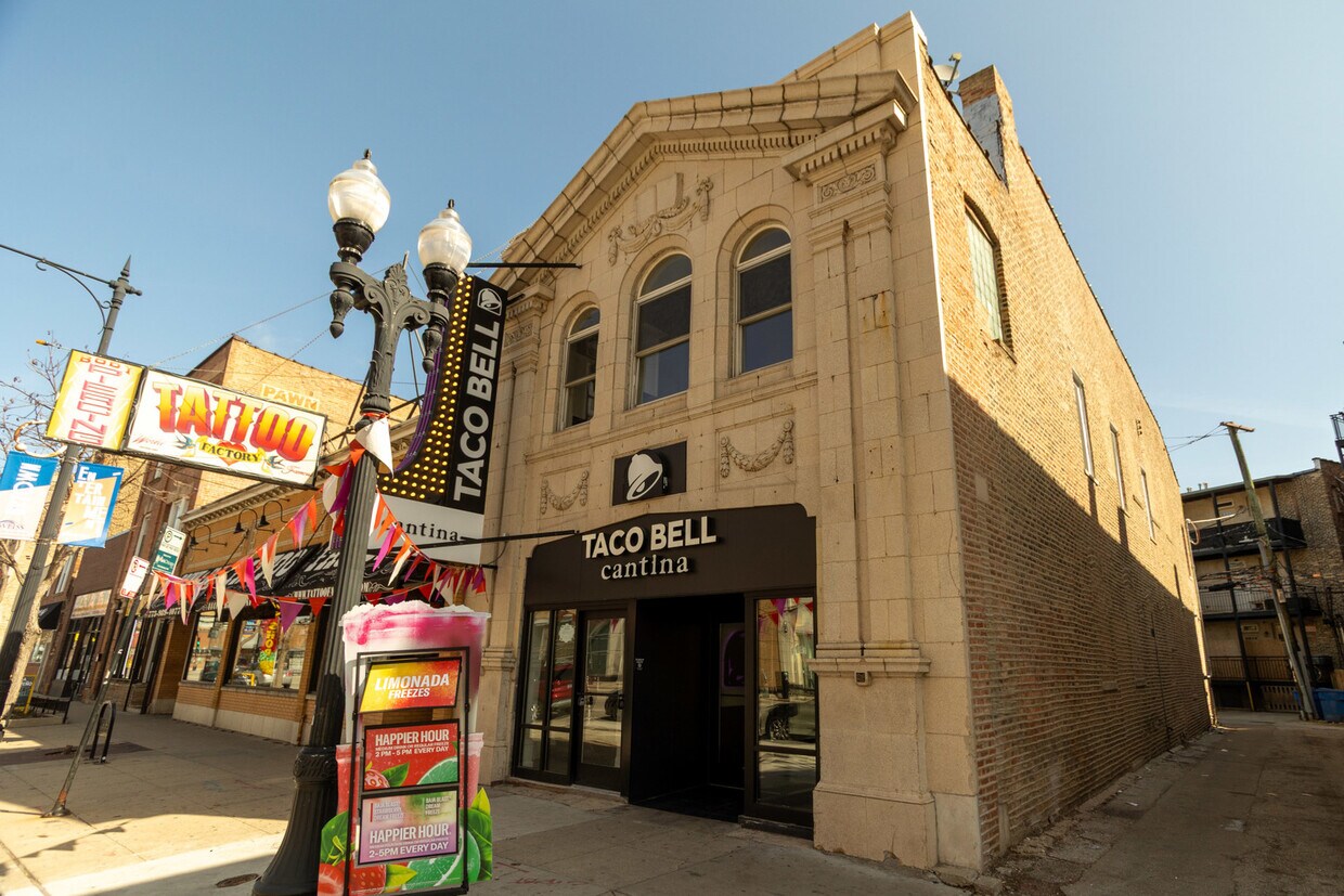 Primary Photo - 4437 N Broadway St
